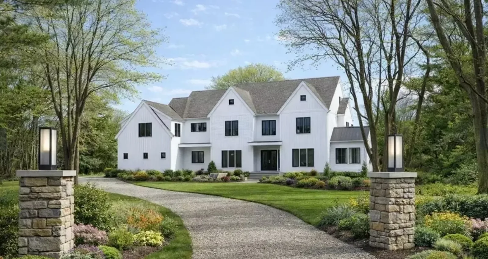 5 Baldwin Place, Westport CT gated driveway entrance